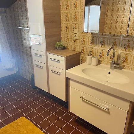 Haus Pfister * 卡顿巴赫